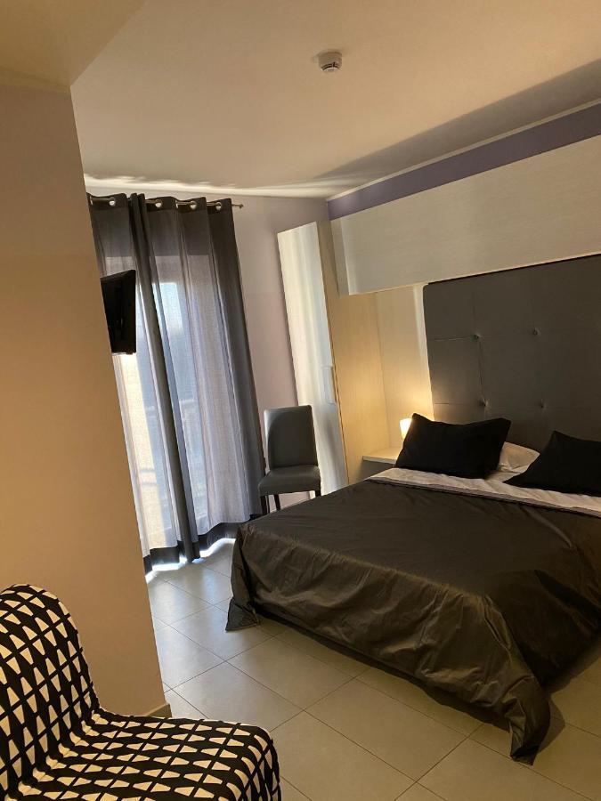 Victoria Hotel 포밀리아노 다르코 외부 사진