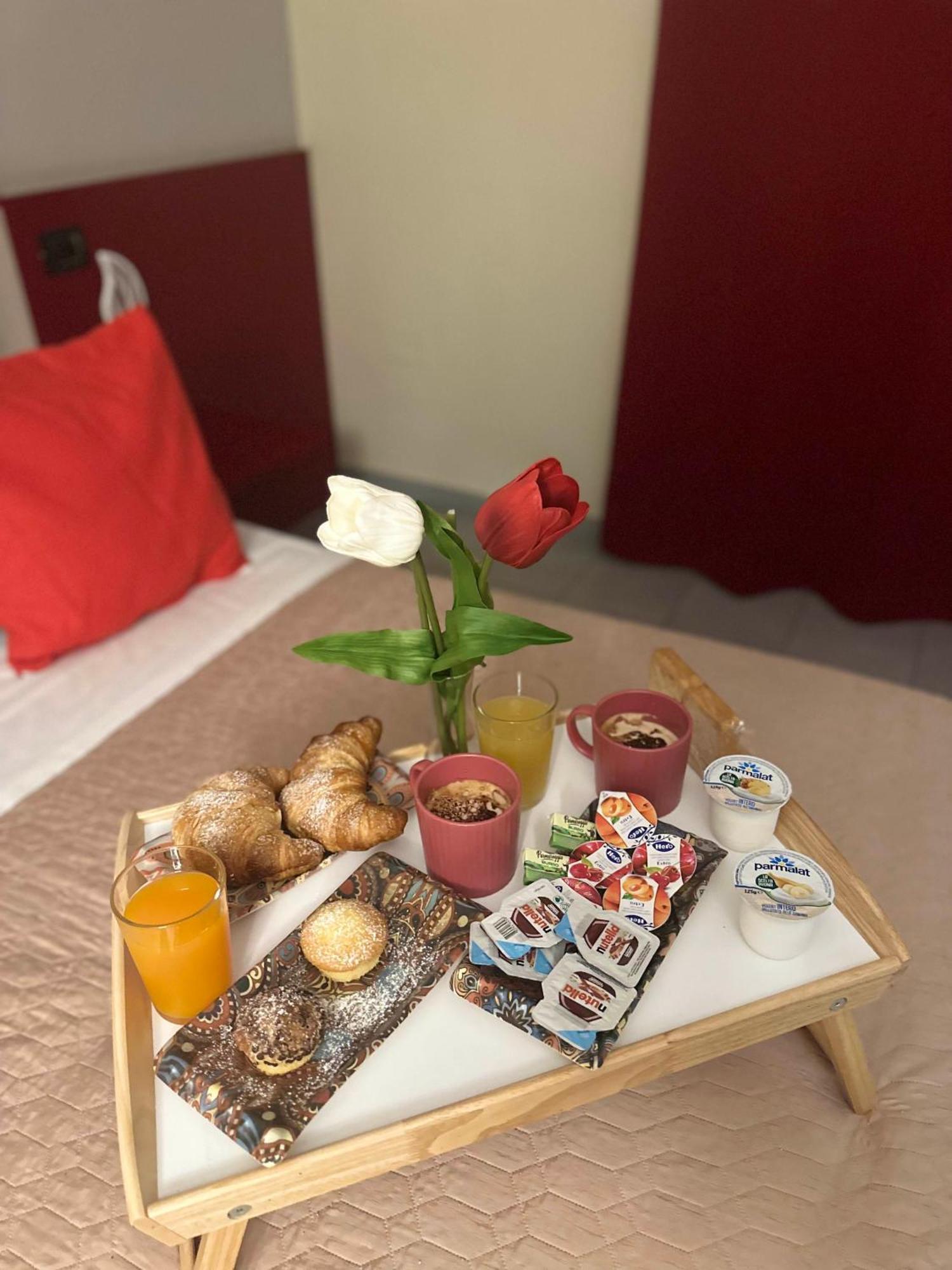 Victoria Hotel 포밀리아노 다르코 외부 사진