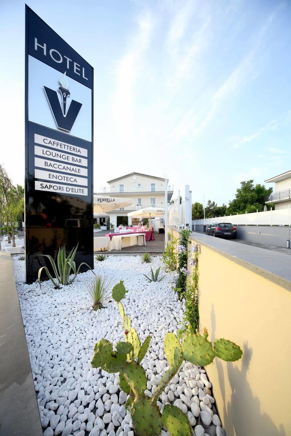 Victoria Hotel 포밀리아노 다르코 외부 사진