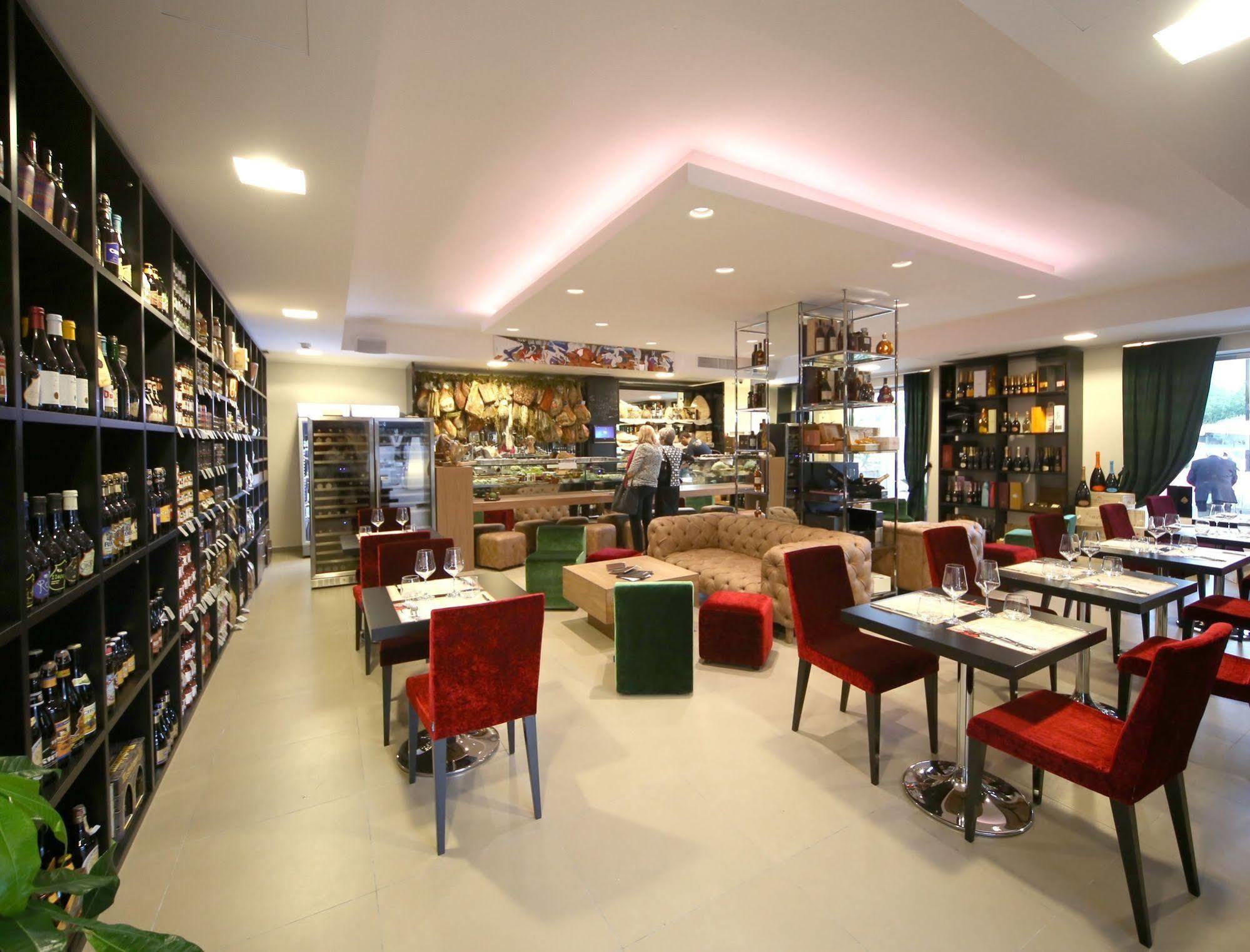 Victoria Hotel 포밀리아노 다르코 외부 사진
