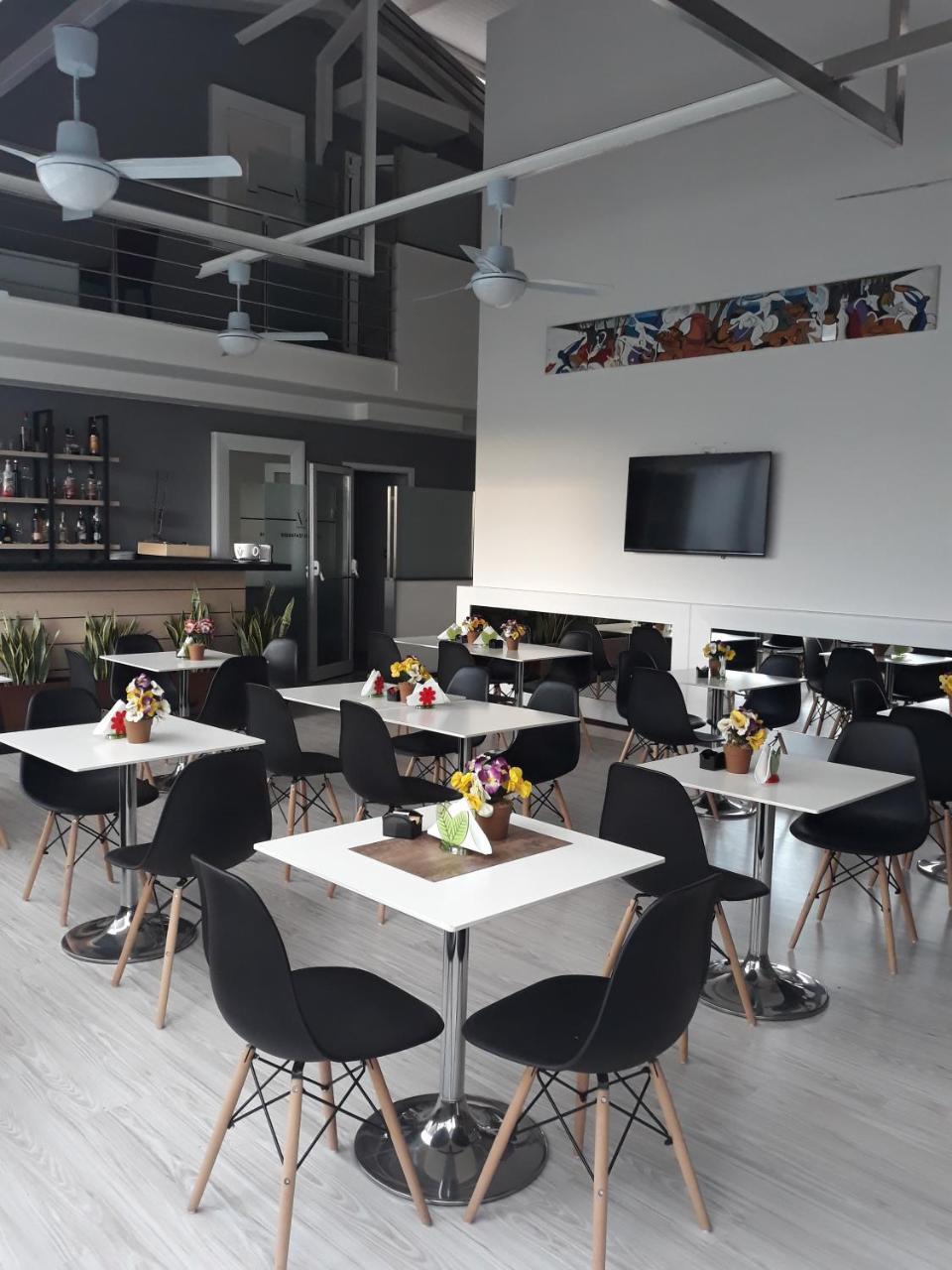 Victoria Hotel 포밀리아노 다르코 외부 사진